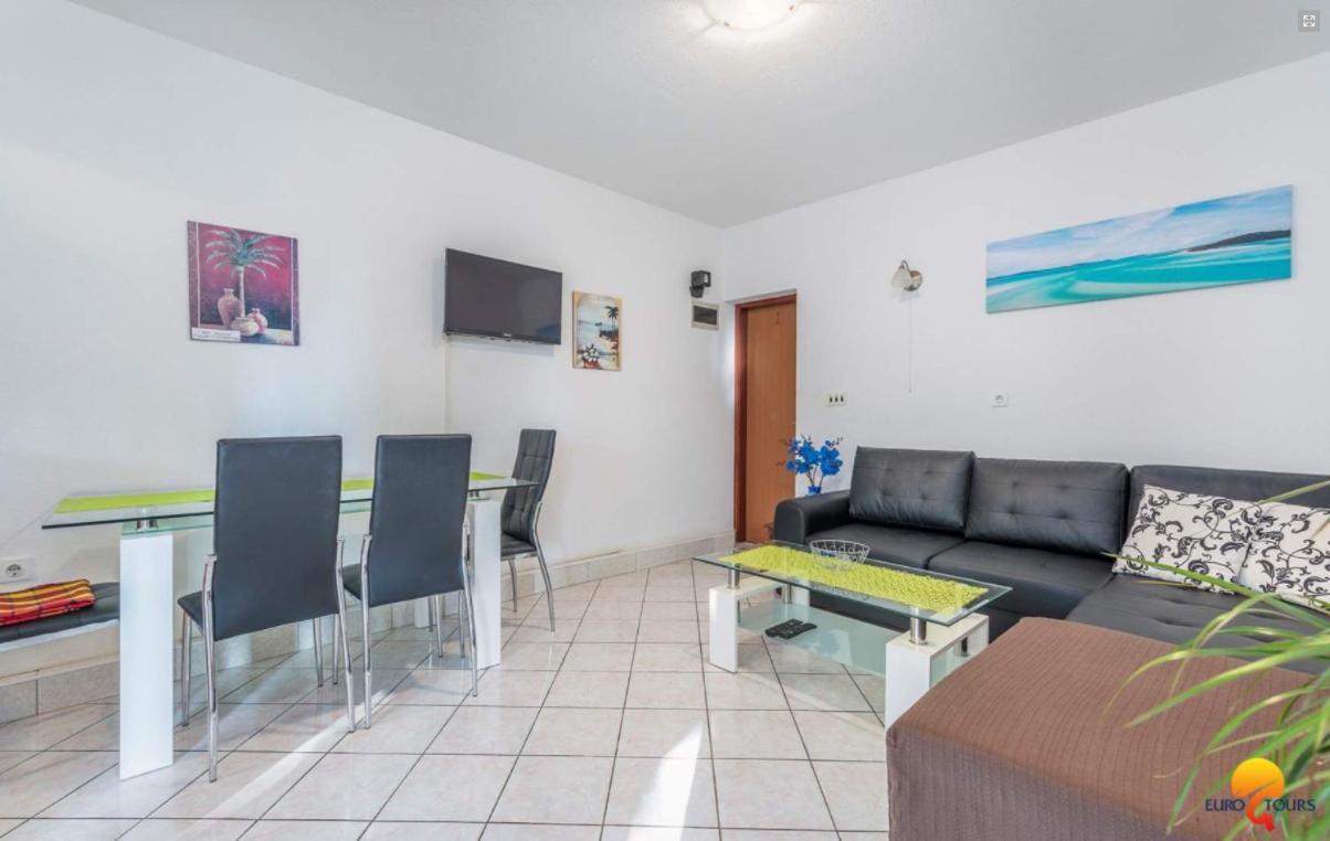 House Lucija Διαμέρισμα Πόρετς Εξωτερικό φωτογραφία