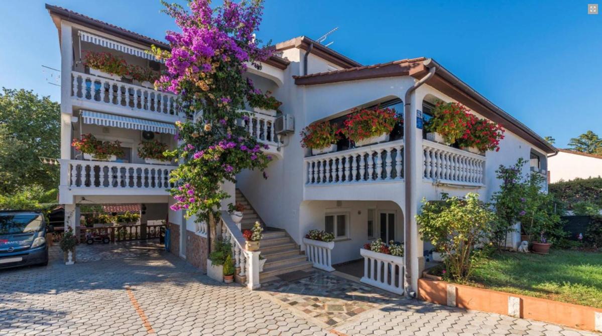 House Lucija Διαμέρισμα Πόρετς Εξωτερικό φωτογραφία