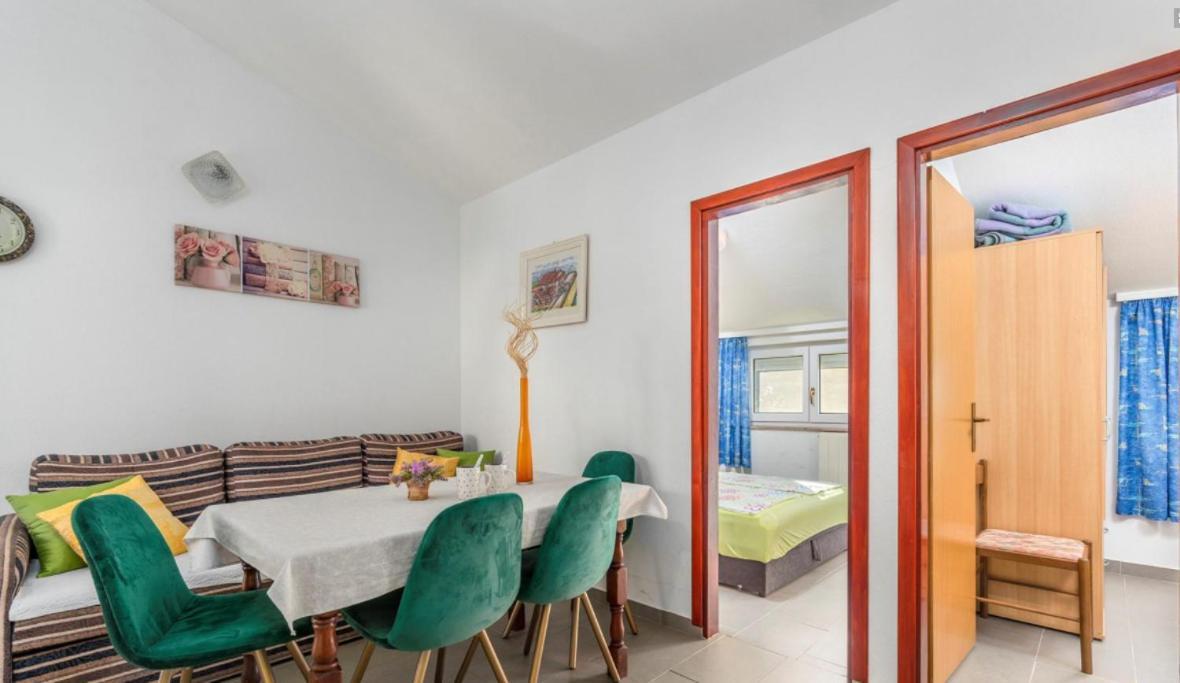 House Lucija Διαμέρισμα Πόρετς Εξωτερικό φωτογραφία